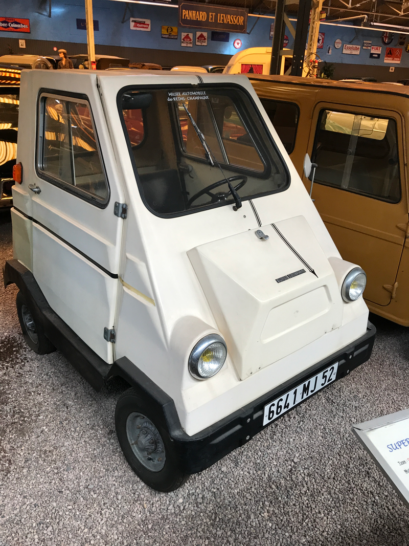 This is the Mini Comtesse Super, an actual 4-wheeler.